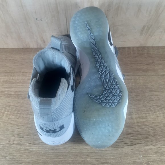 NIKE LEBRON JAMES ZOOM 943-155-002 SIZE 10.5 HIGH TOP SNEAKERS GREY - Picture 8 of 16